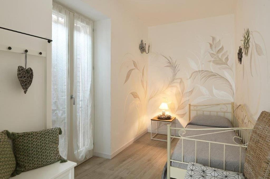 Cavour Apartments Salo Bagian luar foto