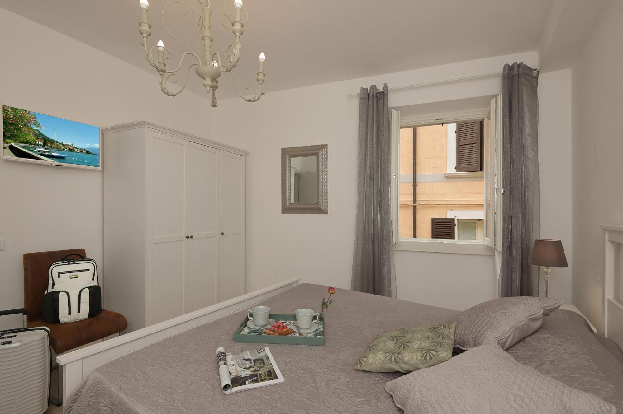 Cavour Apartments Salo Bagian luar foto
